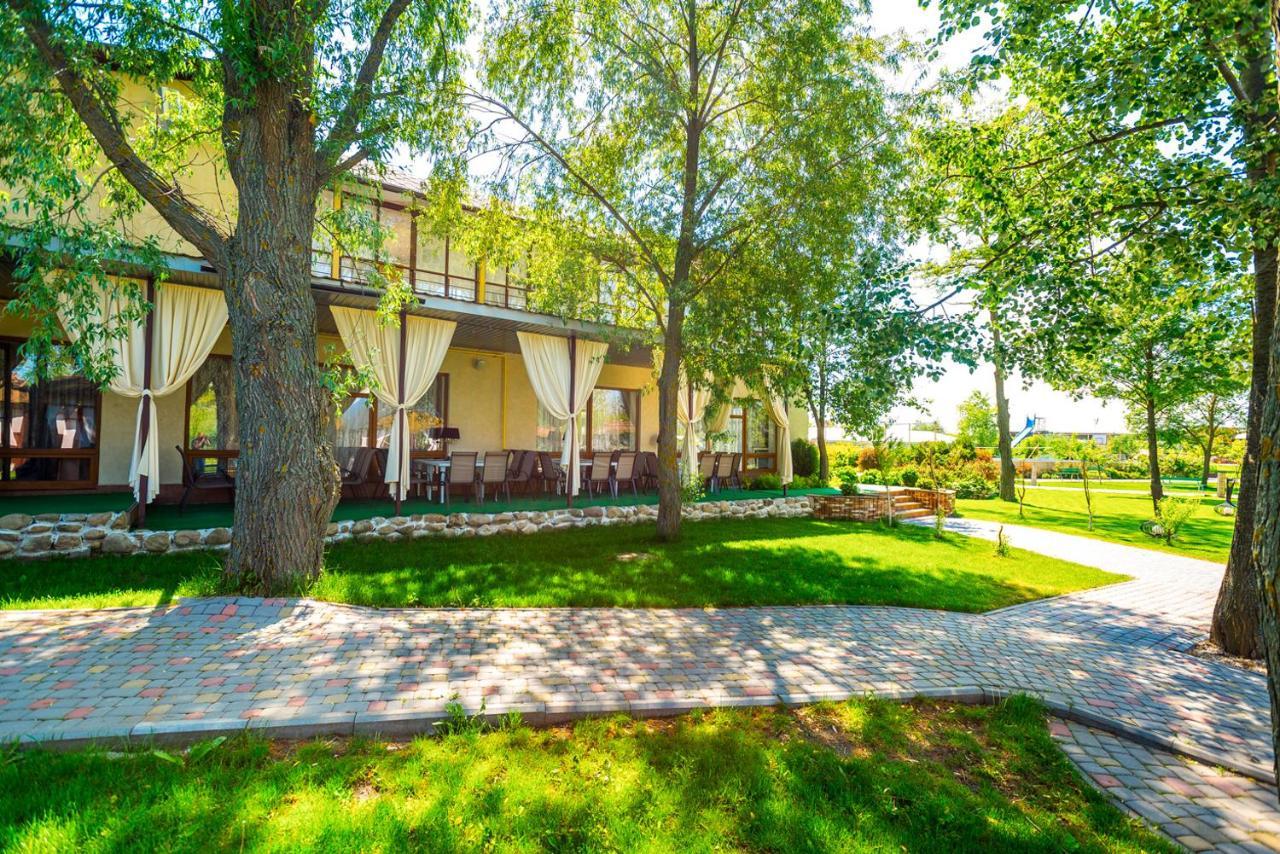 Hotel Butterfly Sadove Εξωτερικό φωτογραφία