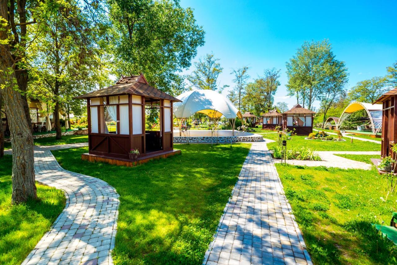 Hotel Butterfly Sadove Εξωτερικό φωτογραφία