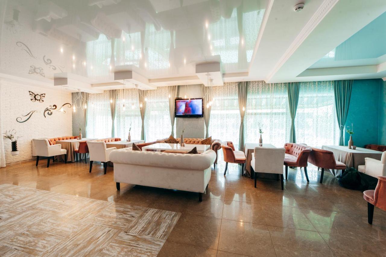 Hotel Butterfly Sadove Εξωτερικό φωτογραφία