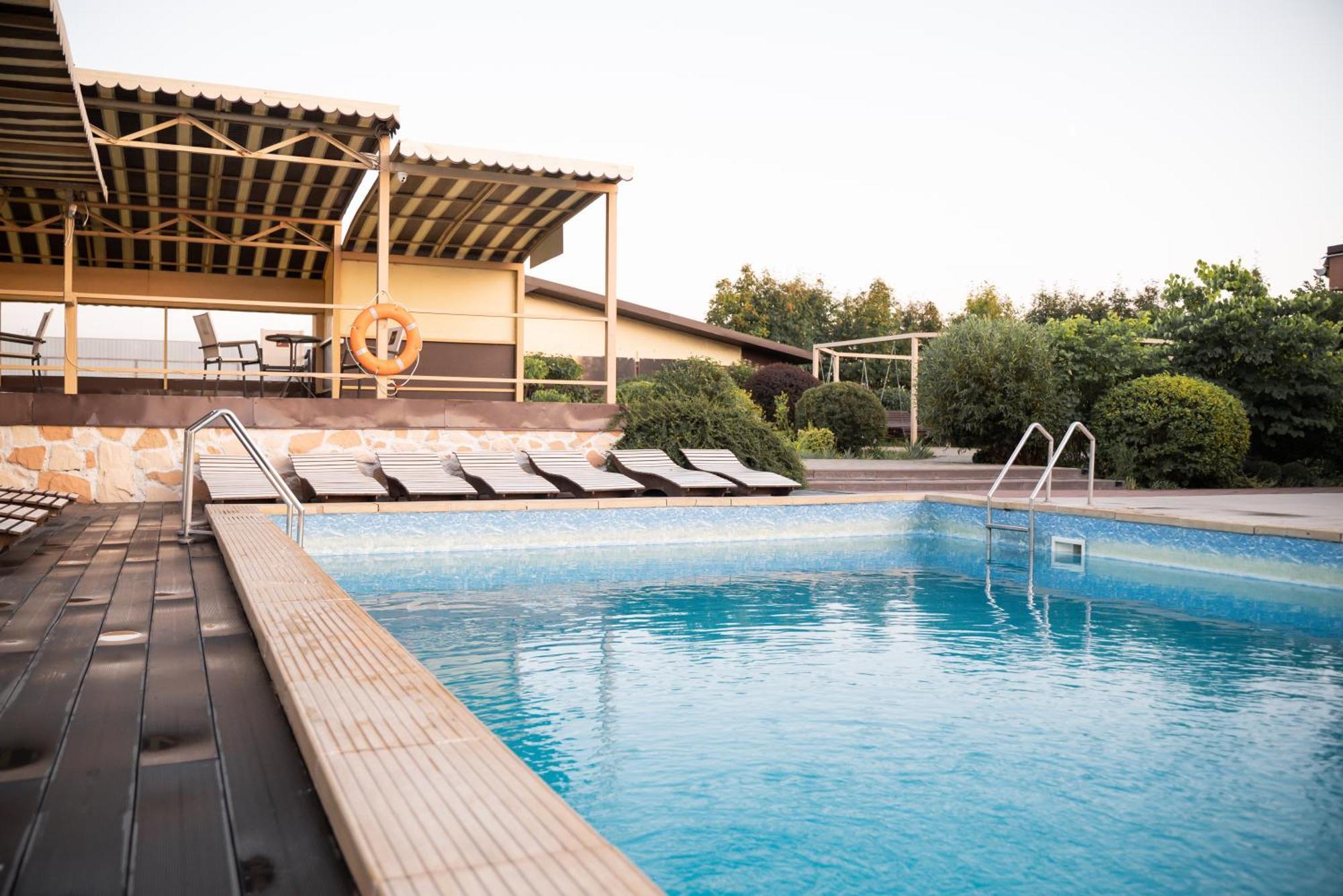 Hotel Butterfly Sadove Εξωτερικό φωτογραφία