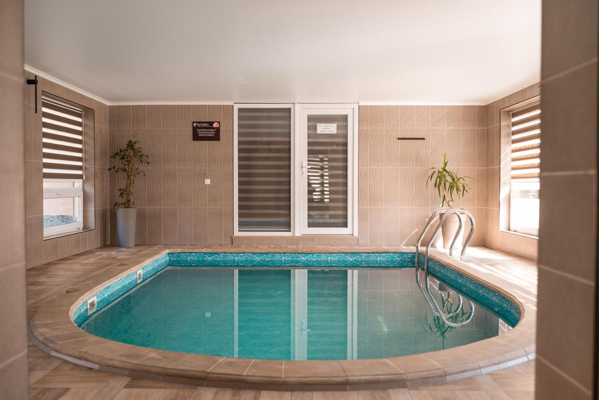 Hotel Butterfly Sadove Εξωτερικό φωτογραφία