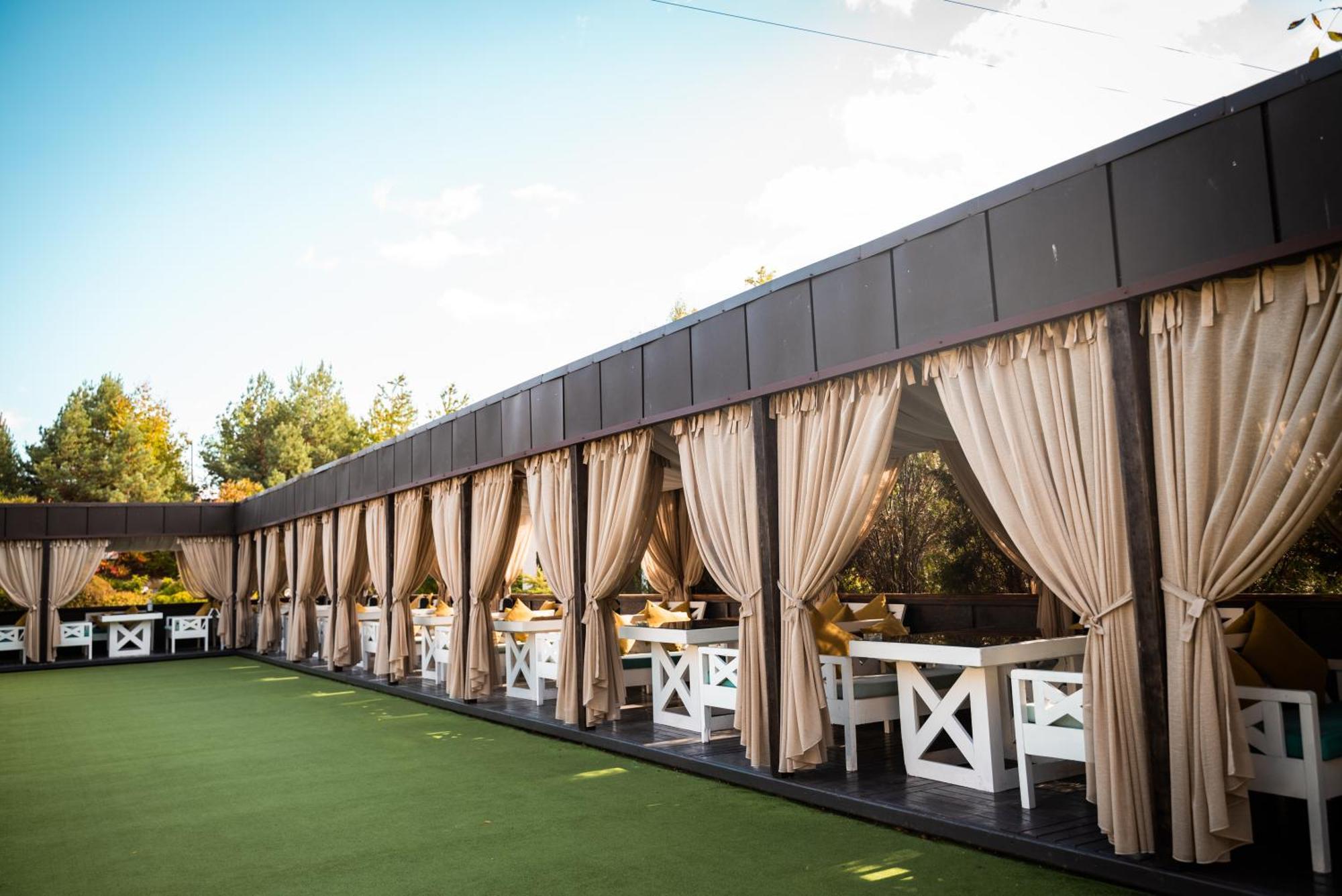 Hotel Butterfly Sadove Εξωτερικό φωτογραφία