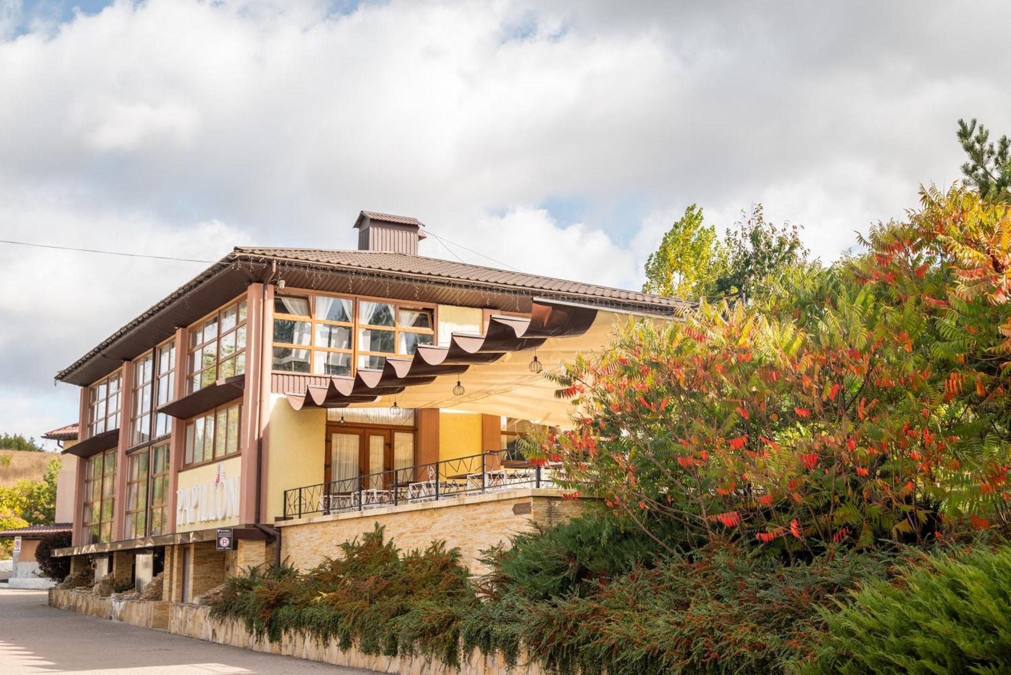 Hotel Butterfly Sadove Εξωτερικό φωτογραφία