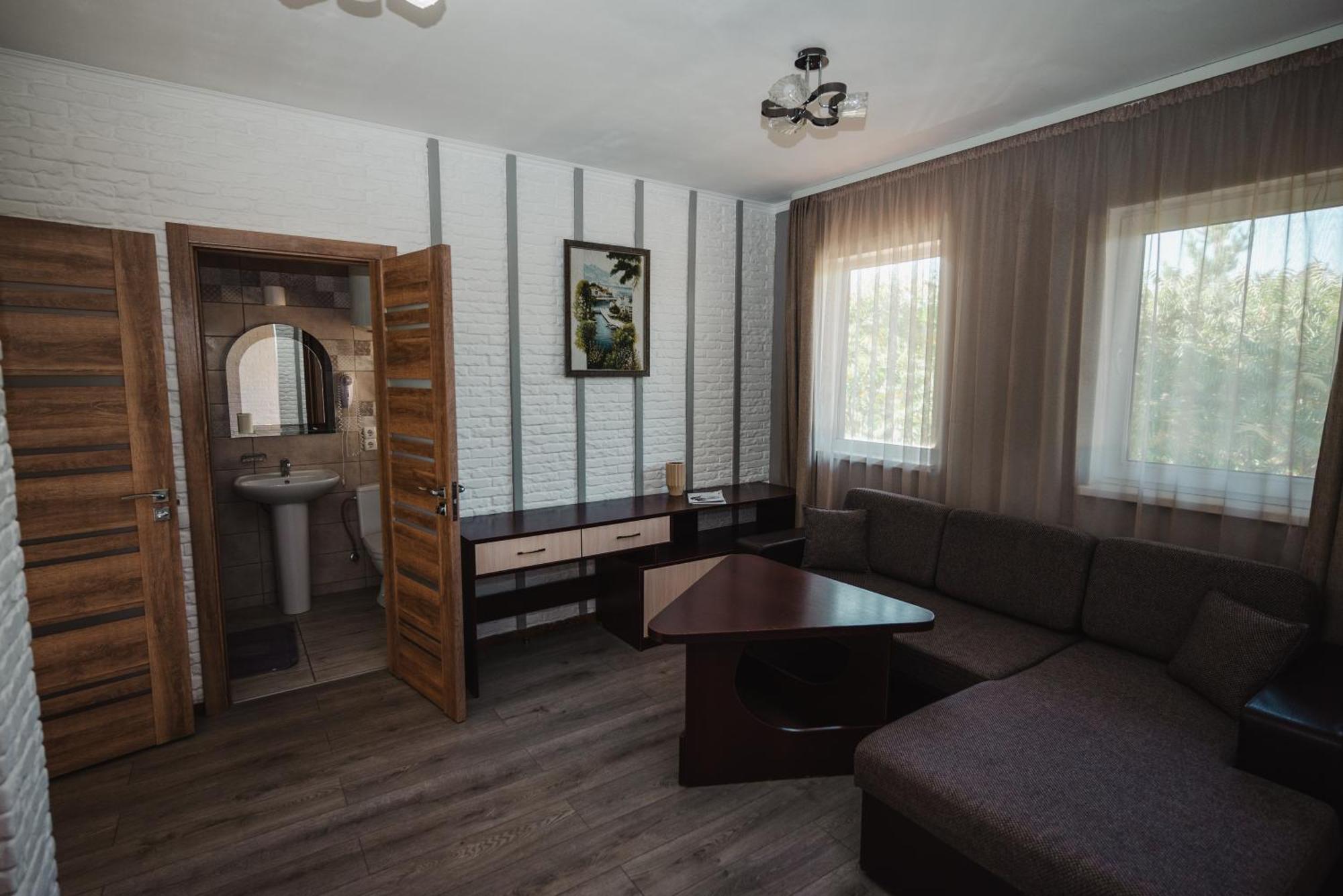 Hotel Butterfly Sadove Εξωτερικό φωτογραφία