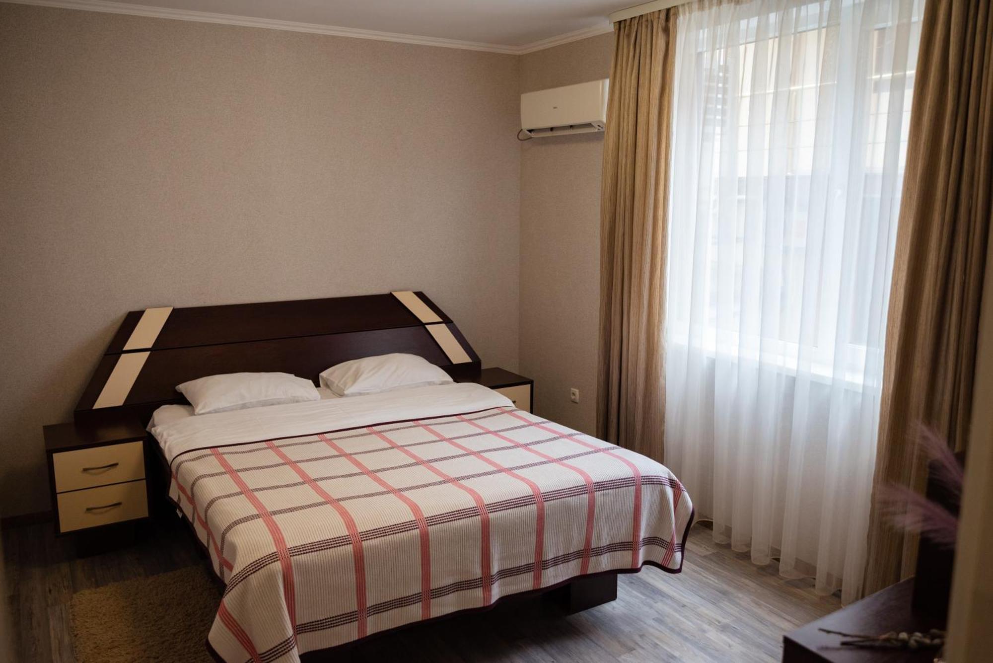 Hotel Butterfly Sadove Εξωτερικό φωτογραφία