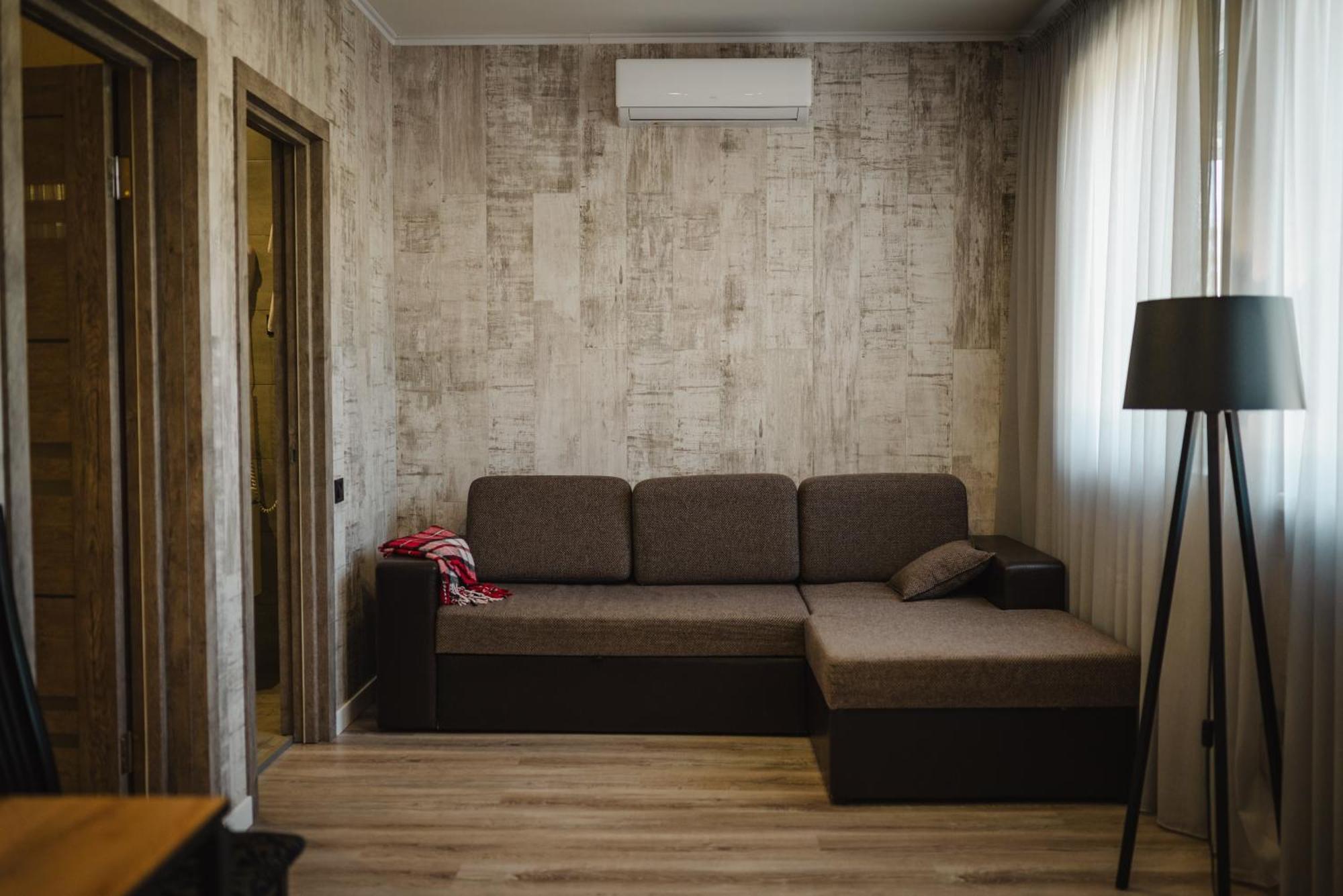 Hotel Butterfly Sadove Εξωτερικό φωτογραφία