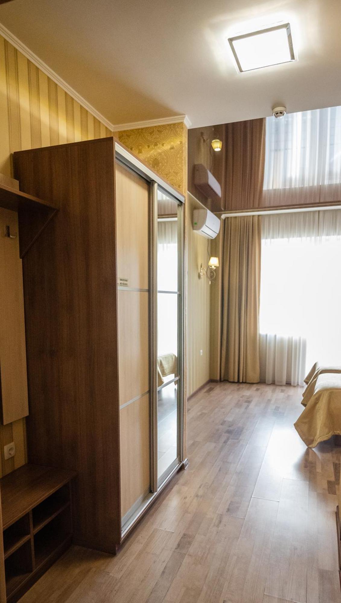 Hotel Butterfly Sadove Εξωτερικό φωτογραφία