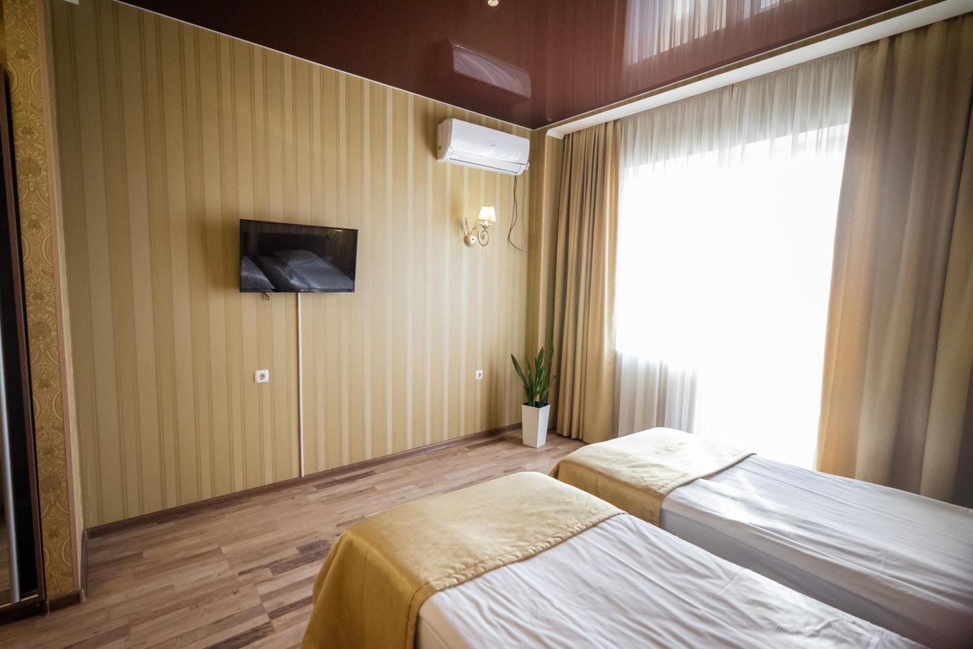 Hotel Butterfly Sadove Εξωτερικό φωτογραφία