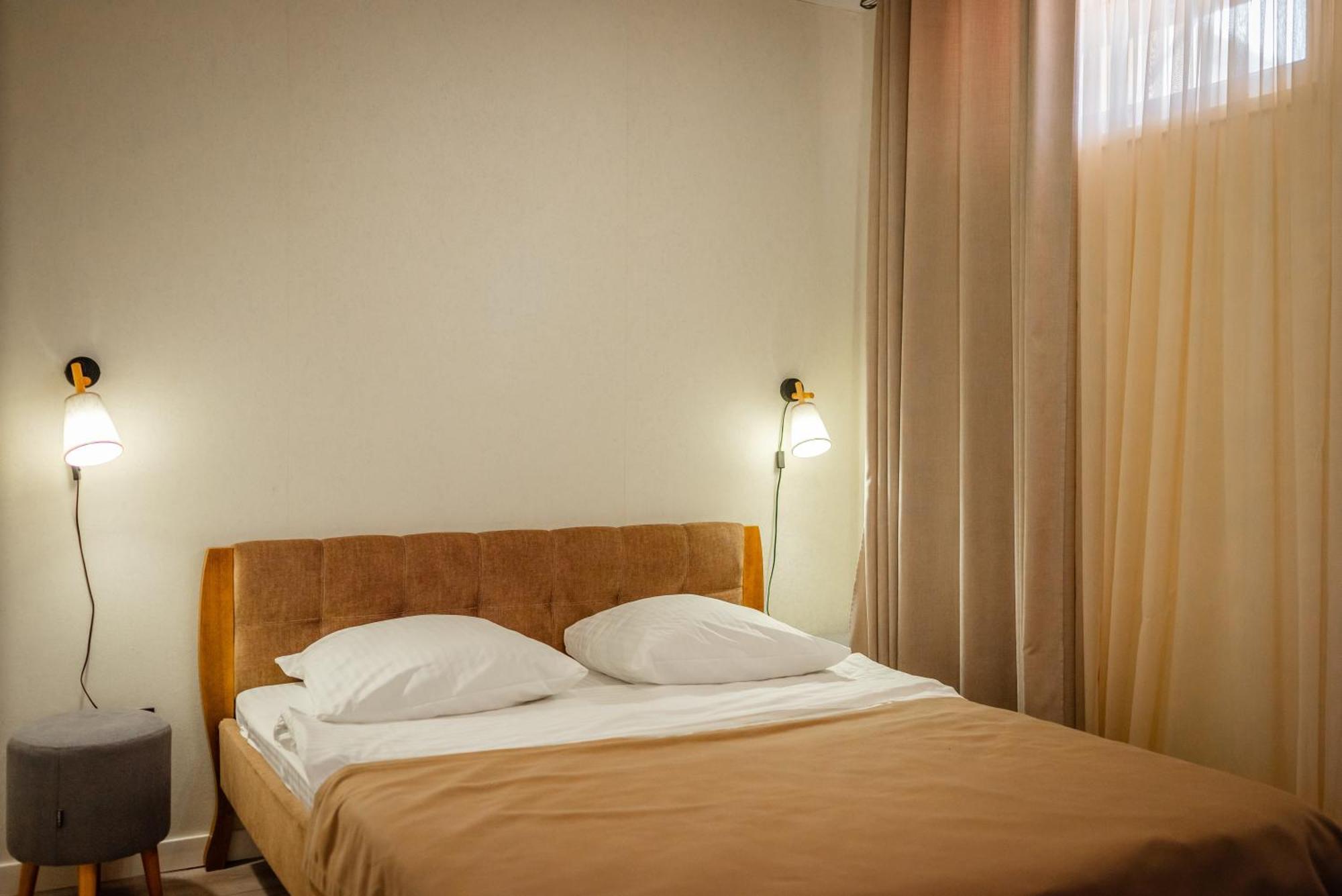 Hotel Butterfly Sadove Εξωτερικό φωτογραφία