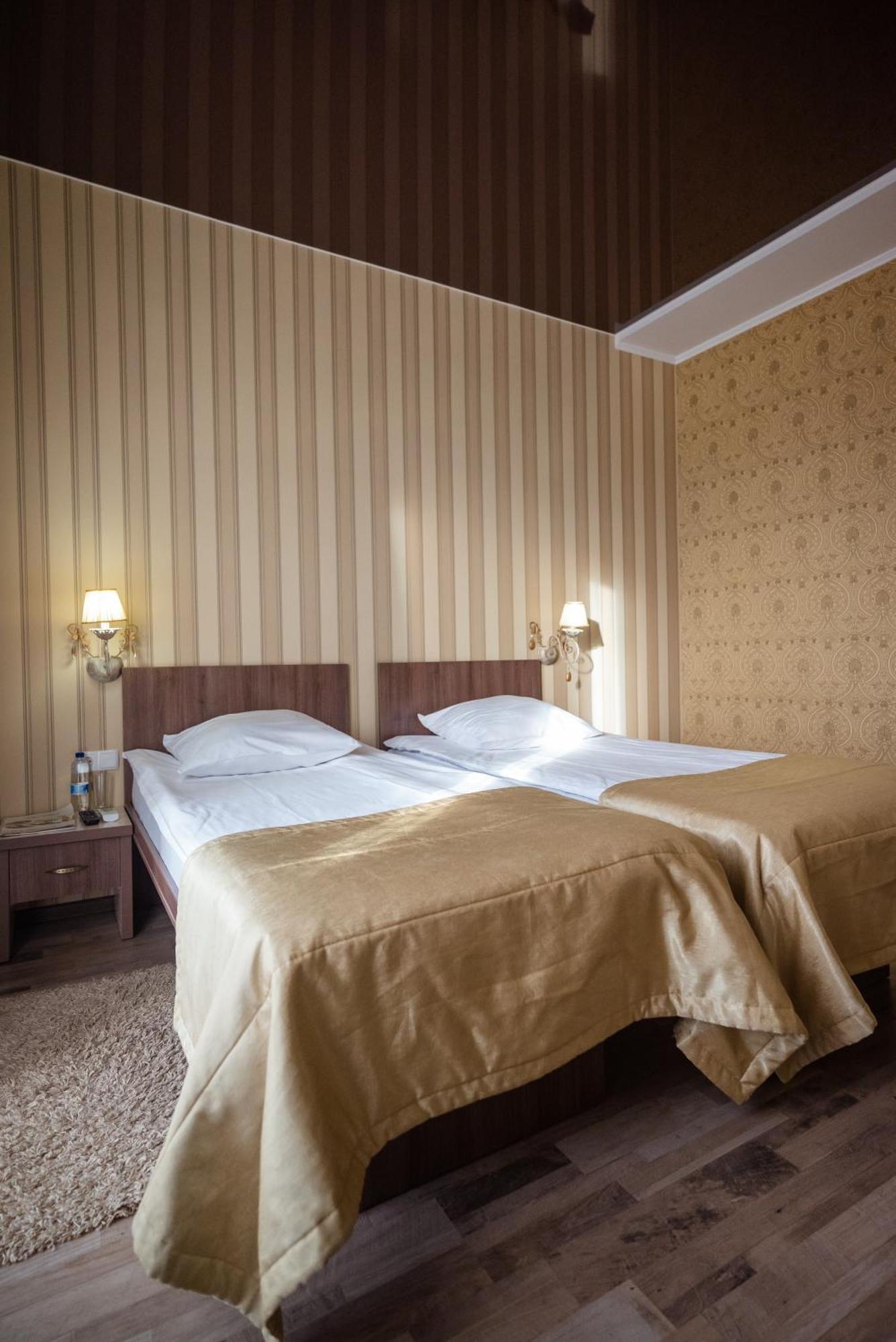 Hotel Butterfly Sadove Εξωτερικό φωτογραφία