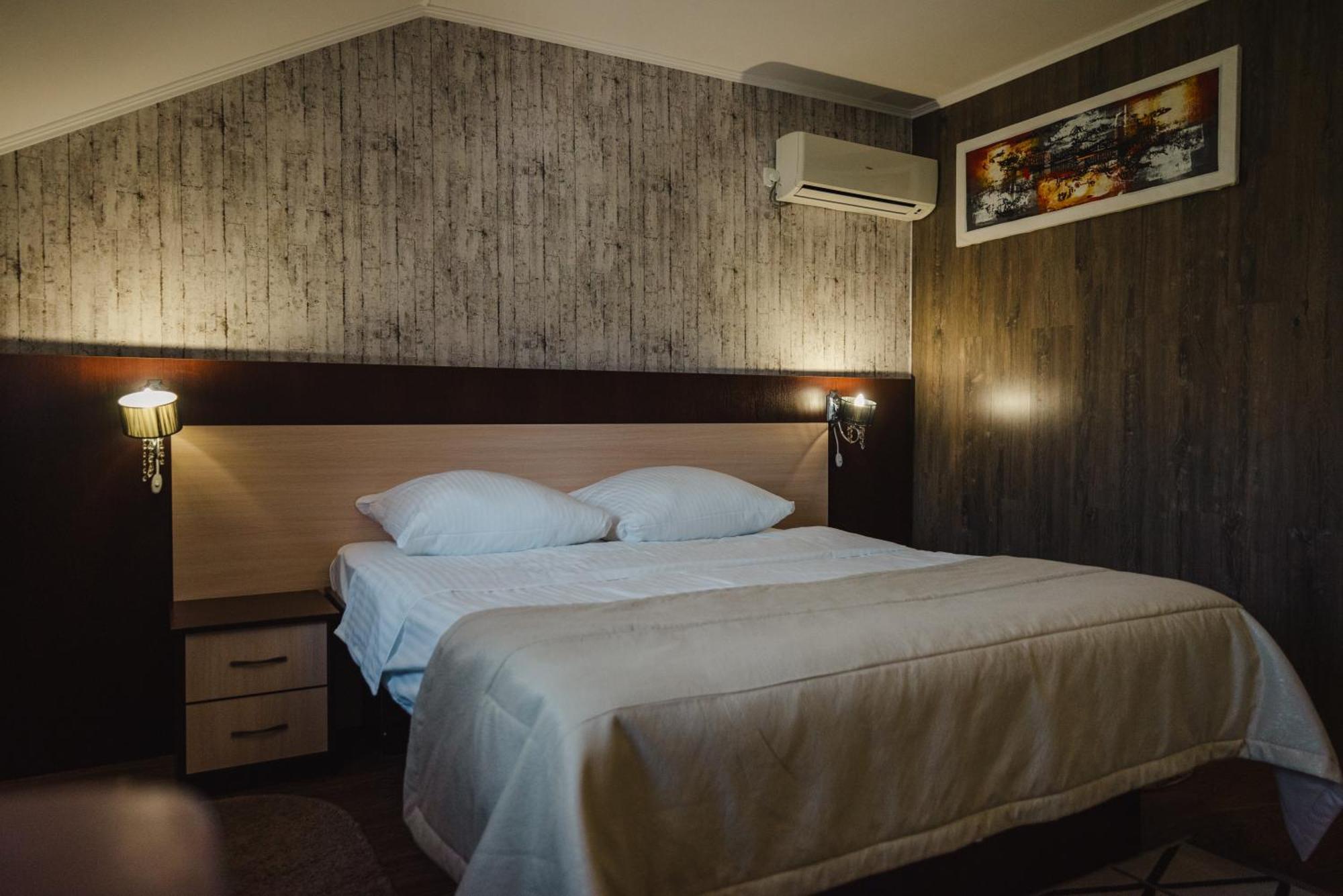 Hotel Butterfly Sadove Εξωτερικό φωτογραφία