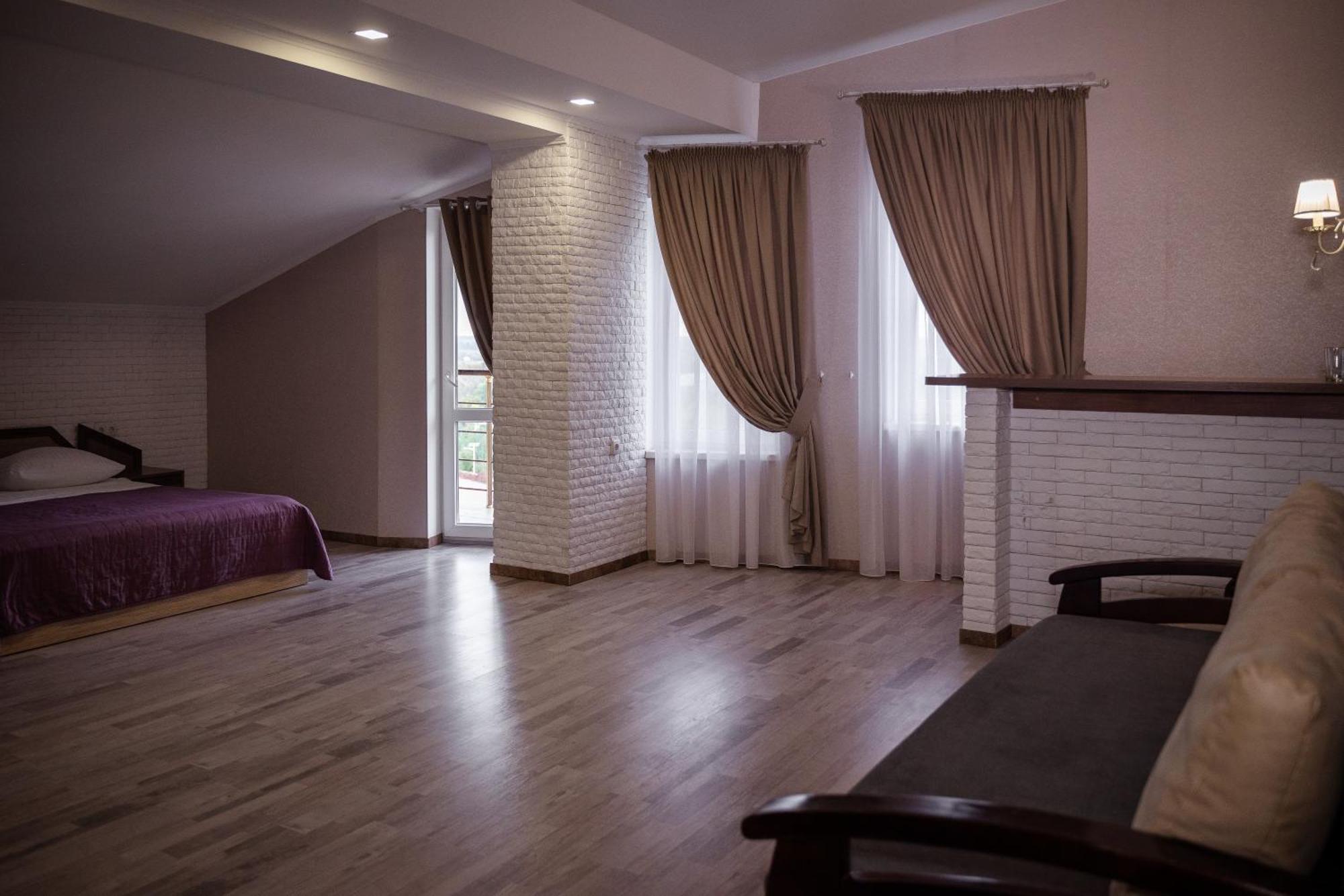 Hotel Butterfly Sadove Εξωτερικό φωτογραφία