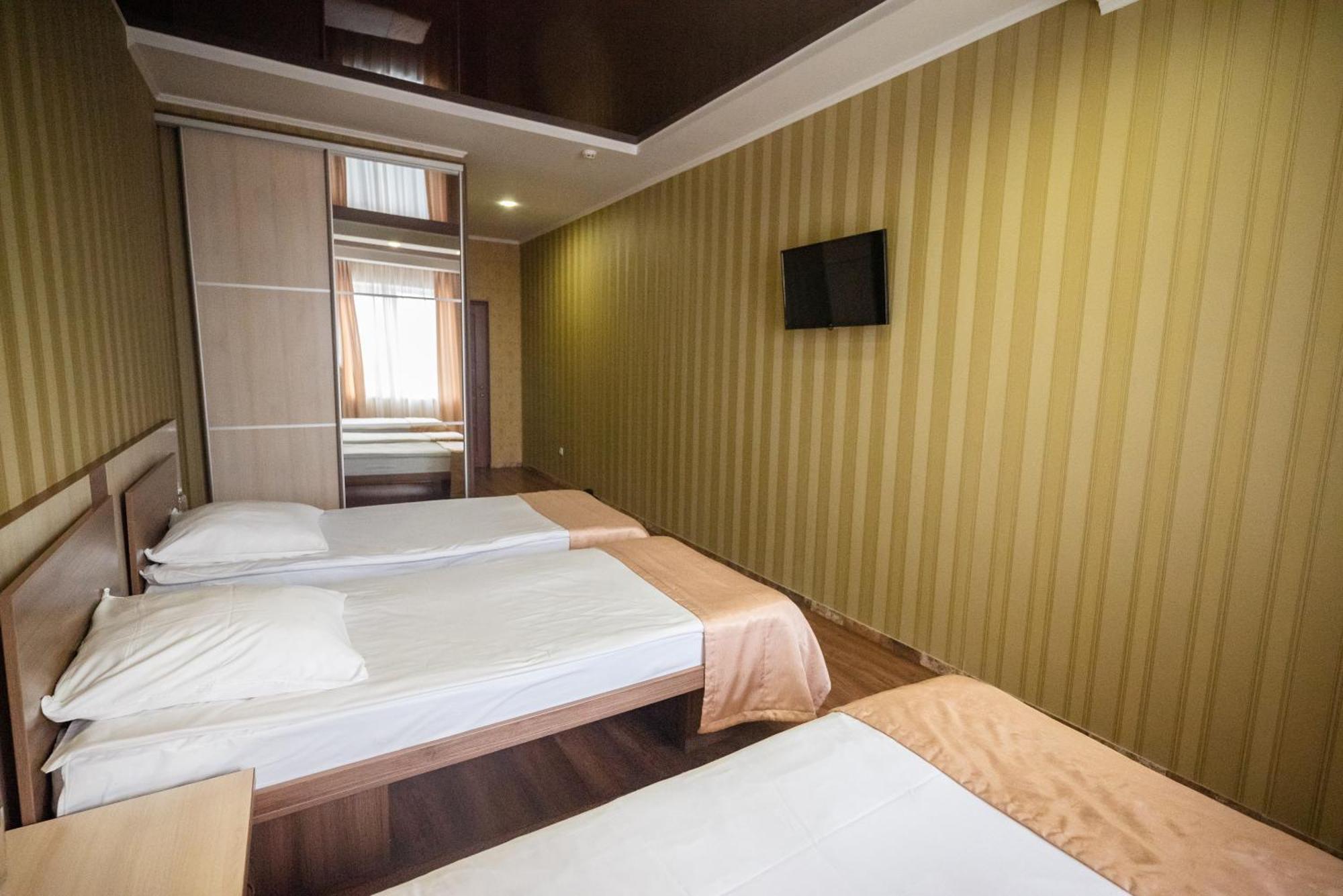 Hotel Butterfly Sadove Εξωτερικό φωτογραφία