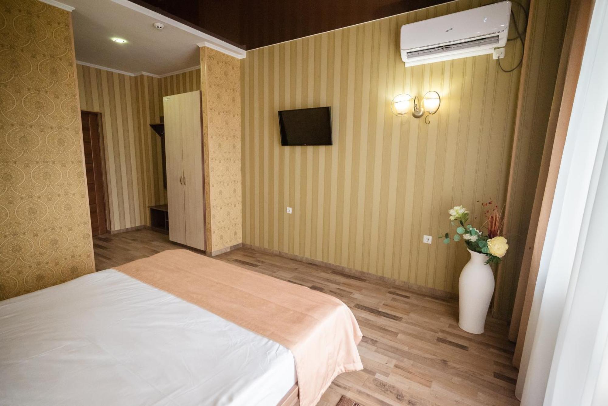 Hotel Butterfly Sadove Εξωτερικό φωτογραφία
